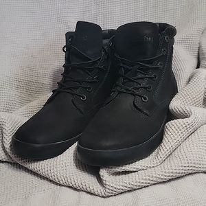 Timberland Hi top sneaker- boot W sz9